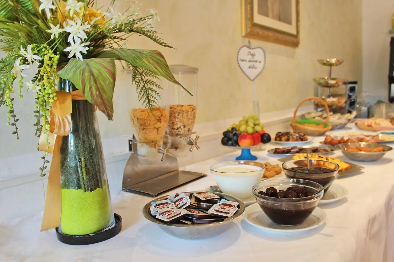 Hotel Flora Bellaria-Igea Marina 3*,